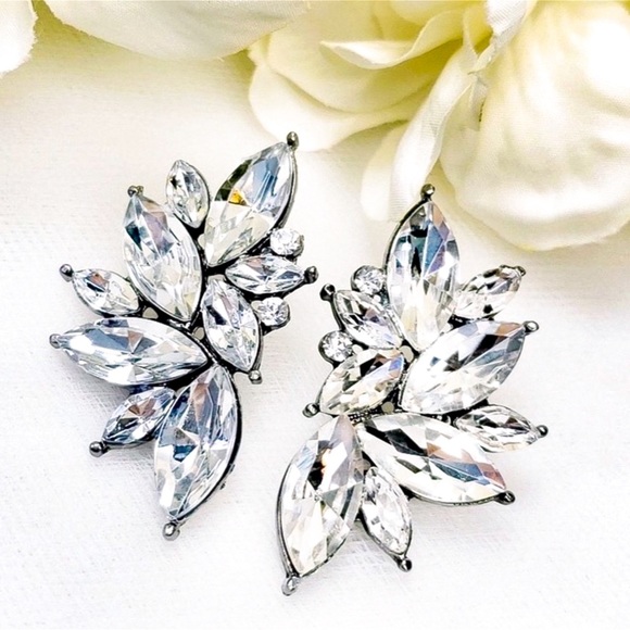 2/$20! Crystal Cluster Prom Bridal Stud Earrings - Picture 2 of 9